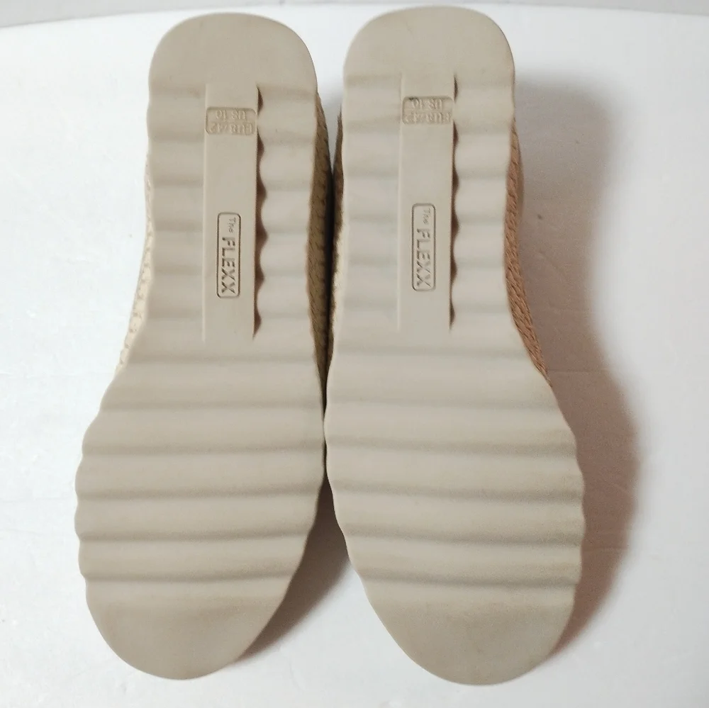 The Flexx Women's Tan Nomad Suede Leather Slip-on Shoes Sneakers Size 10